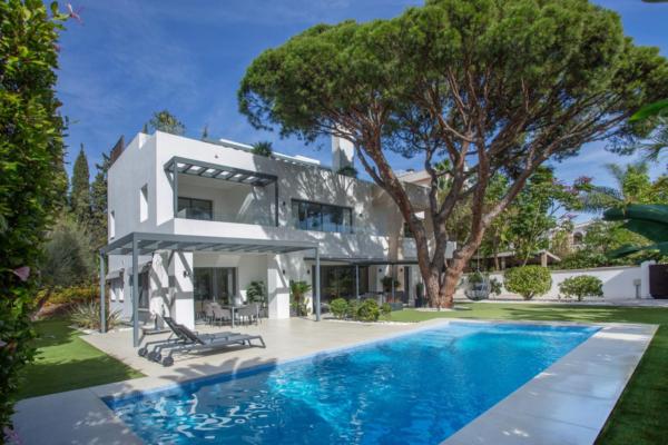 6 Bedroom, 6 Bathroom, Villa for Sale in Marbella Golden Mile